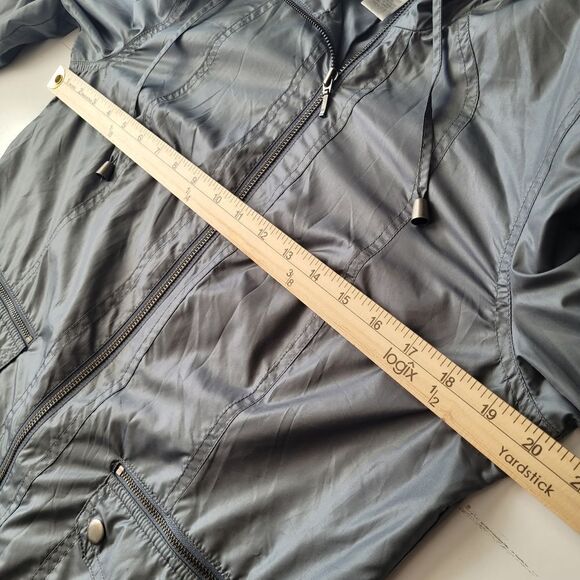 CHICO'S ZENERGY GRAY LIGHTWEIGHT TRAVEL WINDBREAKER JACKET W/ HOOD 1 MEDIUM - Picture 3 of 7
